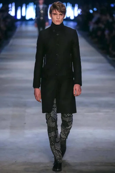 Look 1